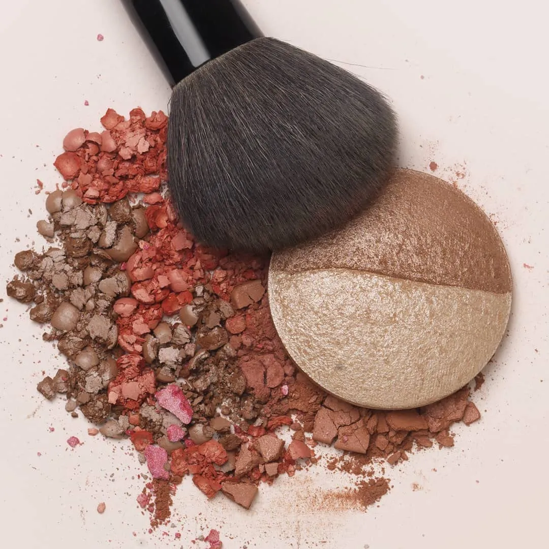 aden Terracotta Baked Bronzer/Highlighter Duo Create a gorgeous sculpted glow with this baked duo (7g) MADE IN ITALY (Terracotta Baked Bronzer/Highlighter Duo)