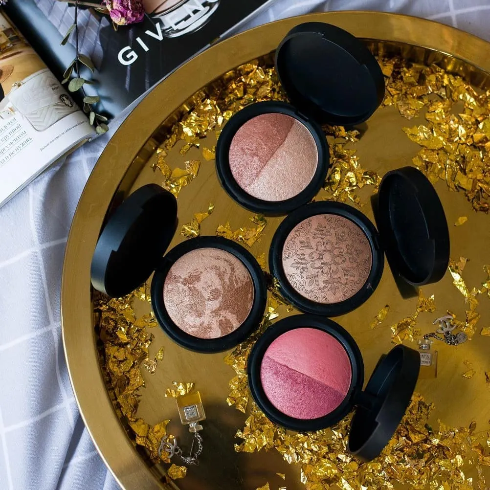 aden Terracotta Baked Bronzer/Highlighter Duo Create a gorgeous sculpted glow with this baked duo (7g) MADE IN ITALY (Terracotta Baked Bronzer/Highlighter Duo)