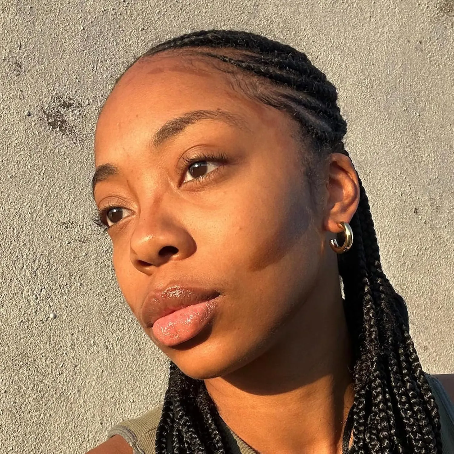 Axiology Shaping Stick for Definition, Bronzing, and Contour Foundation Shape Stick Cream Bronzer Pen Professional Face Shaping & Contouring Buildable Coverage Long Lasting Shade Cheeks Vegan (Dark)