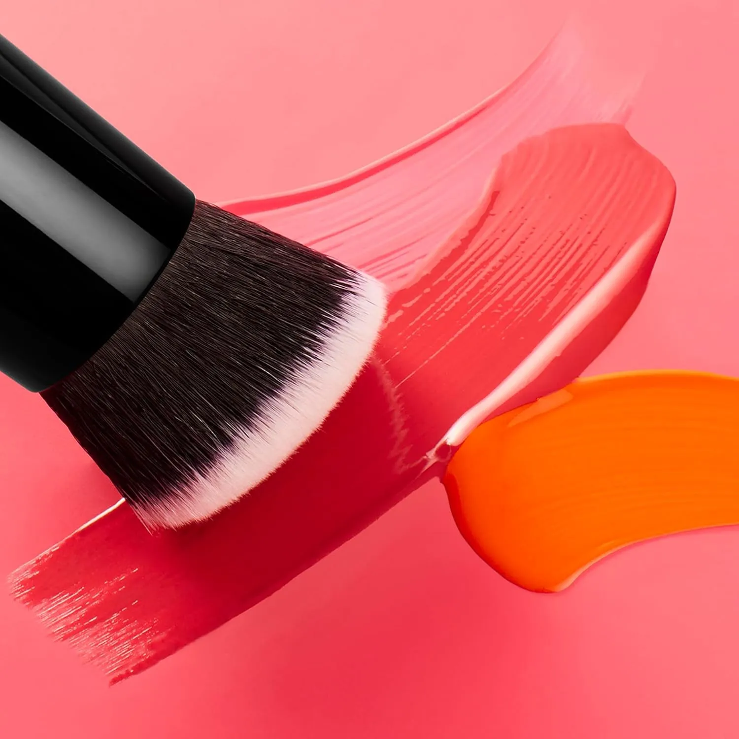 Camo Liquid Blush Brush, Angled Blush Brush Ideal for Applying & Blending Colors on Cheeks, Soft, Dense Bristles, Vegan & Cruelty-Free
