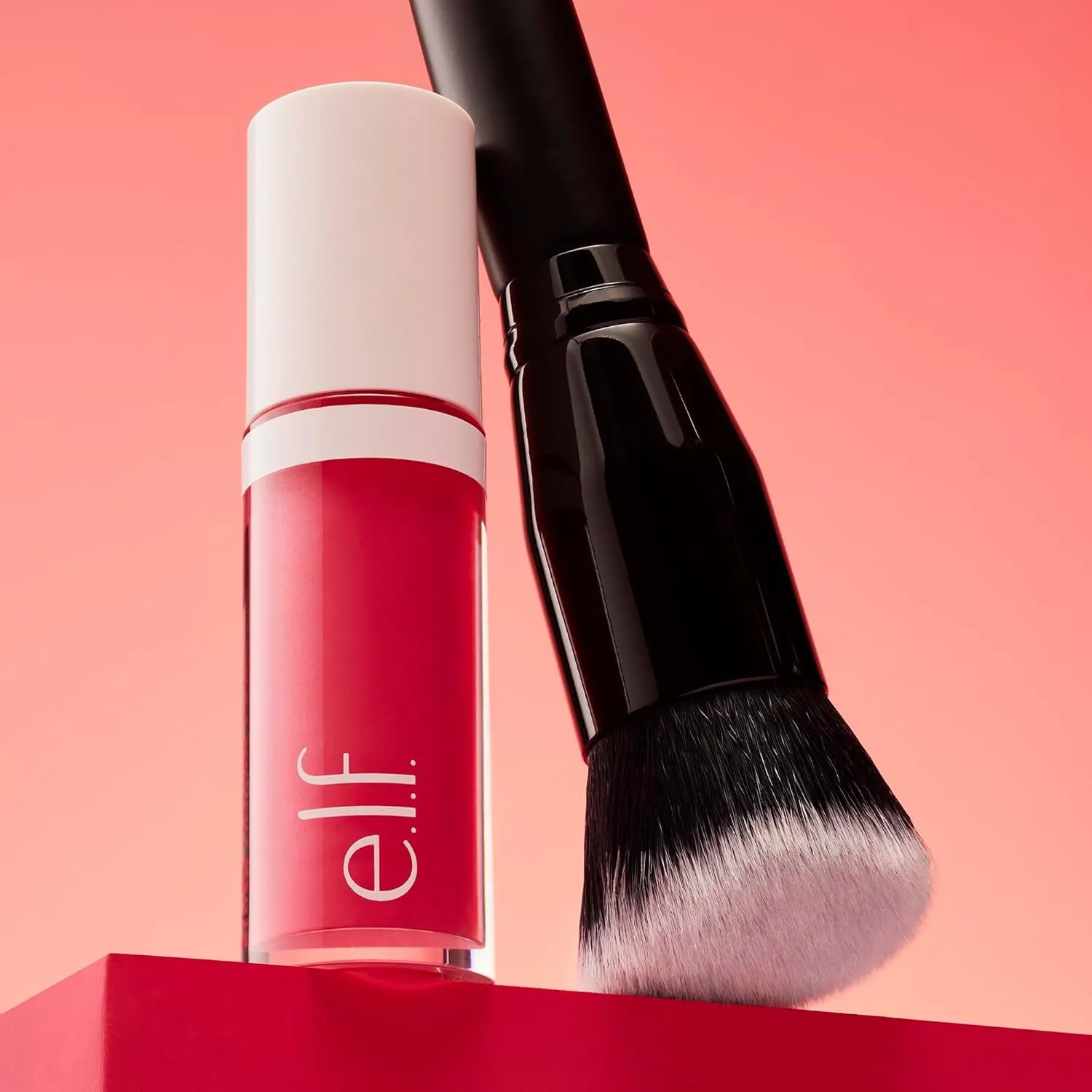 Camo Liquid Blush Brush, Angled Blush Brush Ideal for Applying & Blending Colors on Cheeks, Soft, Dense Bristles, Vegan & Cruelty-Free