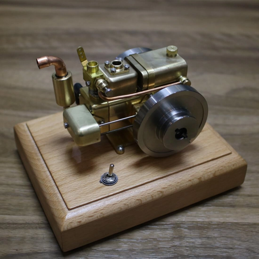 Engine Model Kits That Runs, 1.6CC 4-Stroke Water-Cooled Single-Cylinder Gasoline Engine with Wooden Base, Educational Desktop Model for Engine Enthusiasts