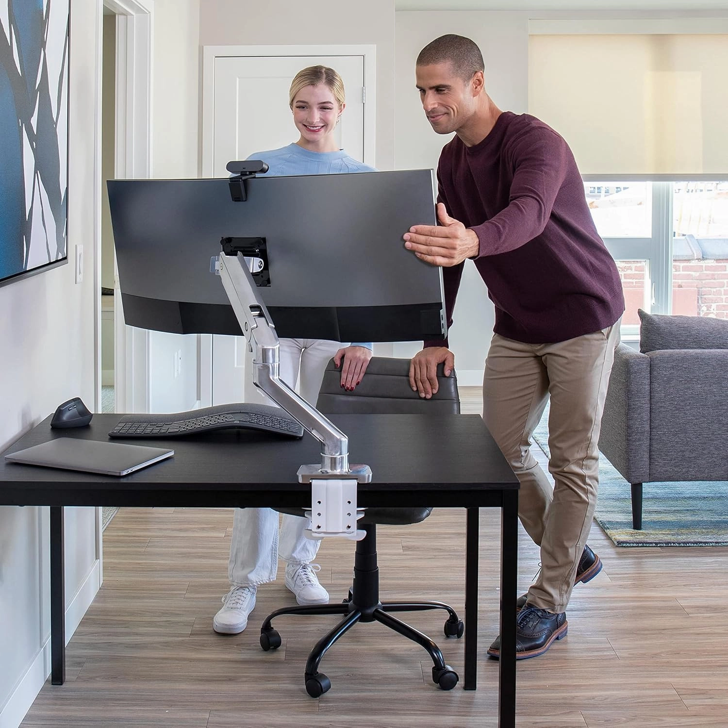 Ergotron – HX Premium Heavy Duty Monitor Arm, Single Monitor VESA Desk Mount – for Flat or Slight Curved Ultrawide Monitors Up to 49 inches, 20 to 42 lbs – Standard Pivot, Polished Aluminum
