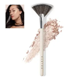 HALEYS Fan Brush VEGAN CRUELTY-FREE, Sustainable Wood, Vegan Bristles for Airbrushed Finish, For highlighter application, Streak-free, Perfect Blending, Blurs, Smooths with Control