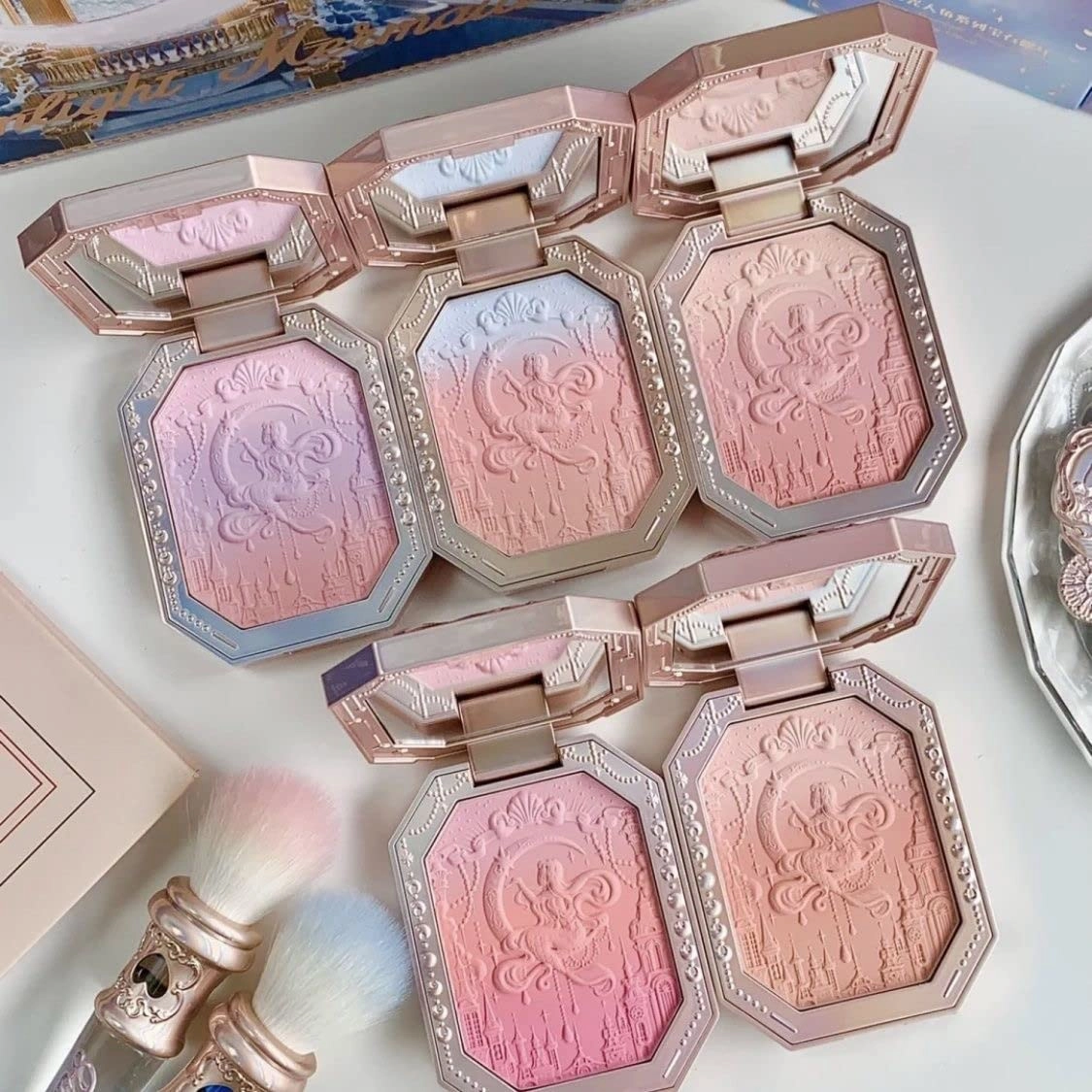 Huazhixiao Cheek Blush Moonlight Mermaid Tri-Color Gradient Blusher,Contour and Highlight Blush Palette, Easy to Sculpt the Face Shimmer Illuminator Highlighters for a Glowing Look (#02)
