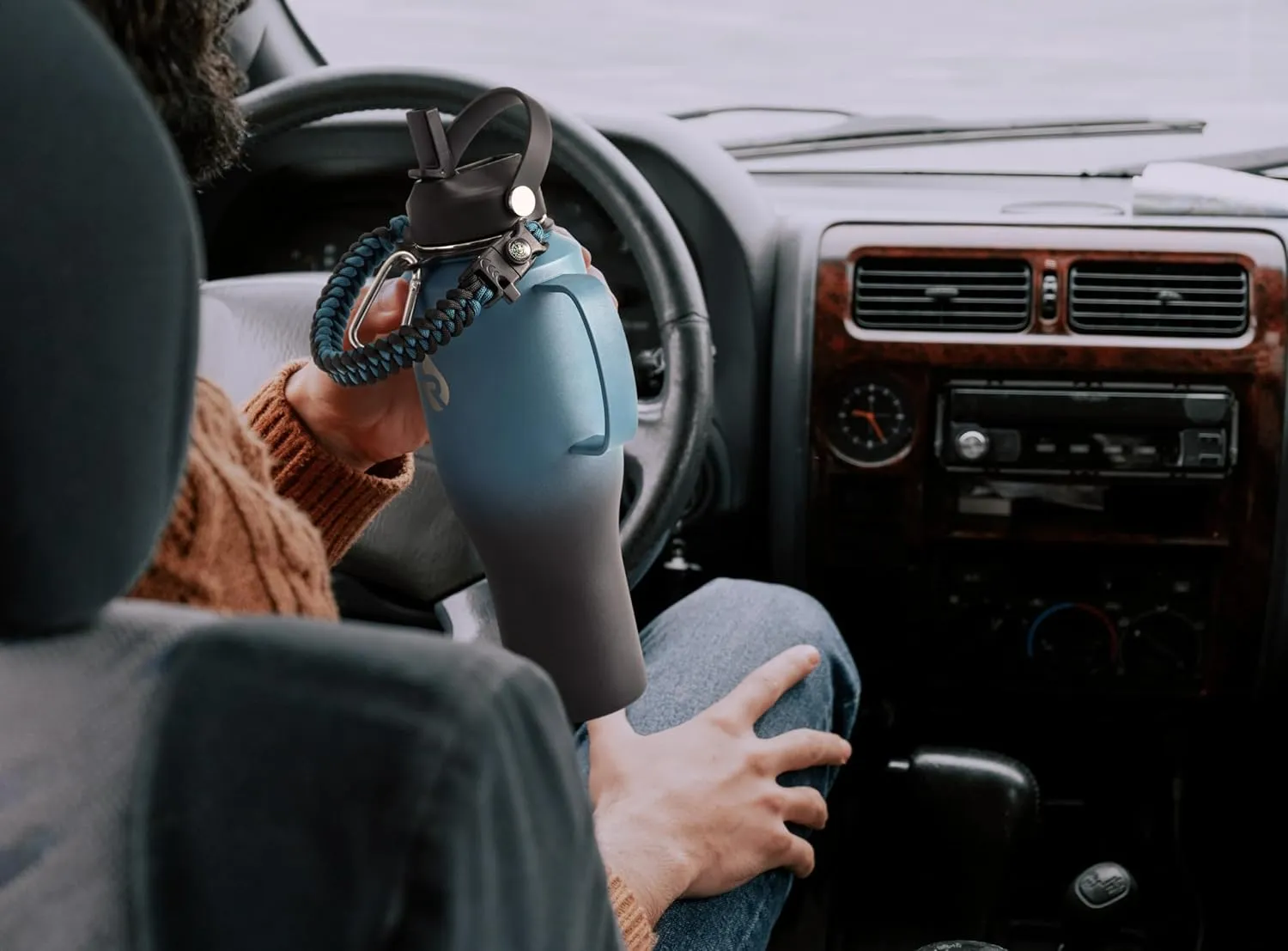 Insulated Water Bottle 40oz (Cold for 48 Hrs), Stainless Steel Water Bottle with Handle & Straw Lid & Paracord Handle, Triple Wall Vacuum Leakproof Travel Flask, Fit in Any Car Cup Holder