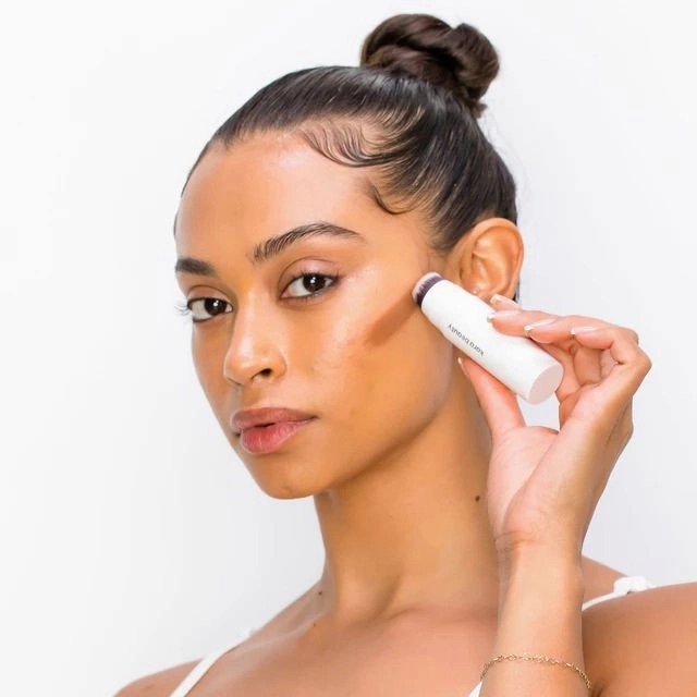 Kara Essentials Contour Stick