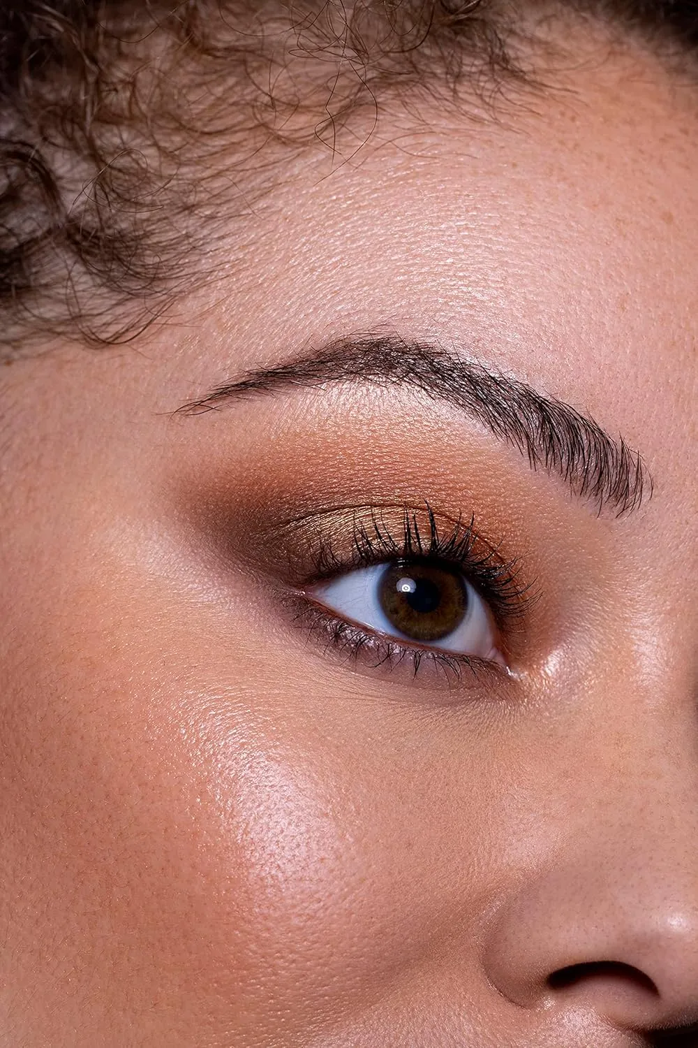 Kevyn Aucoin The Contour Eyeshadow Palette: Six must-have shades from matte to satin, complement skin tone. Bring contoured dimension to the eyes. Makeup artist go to.