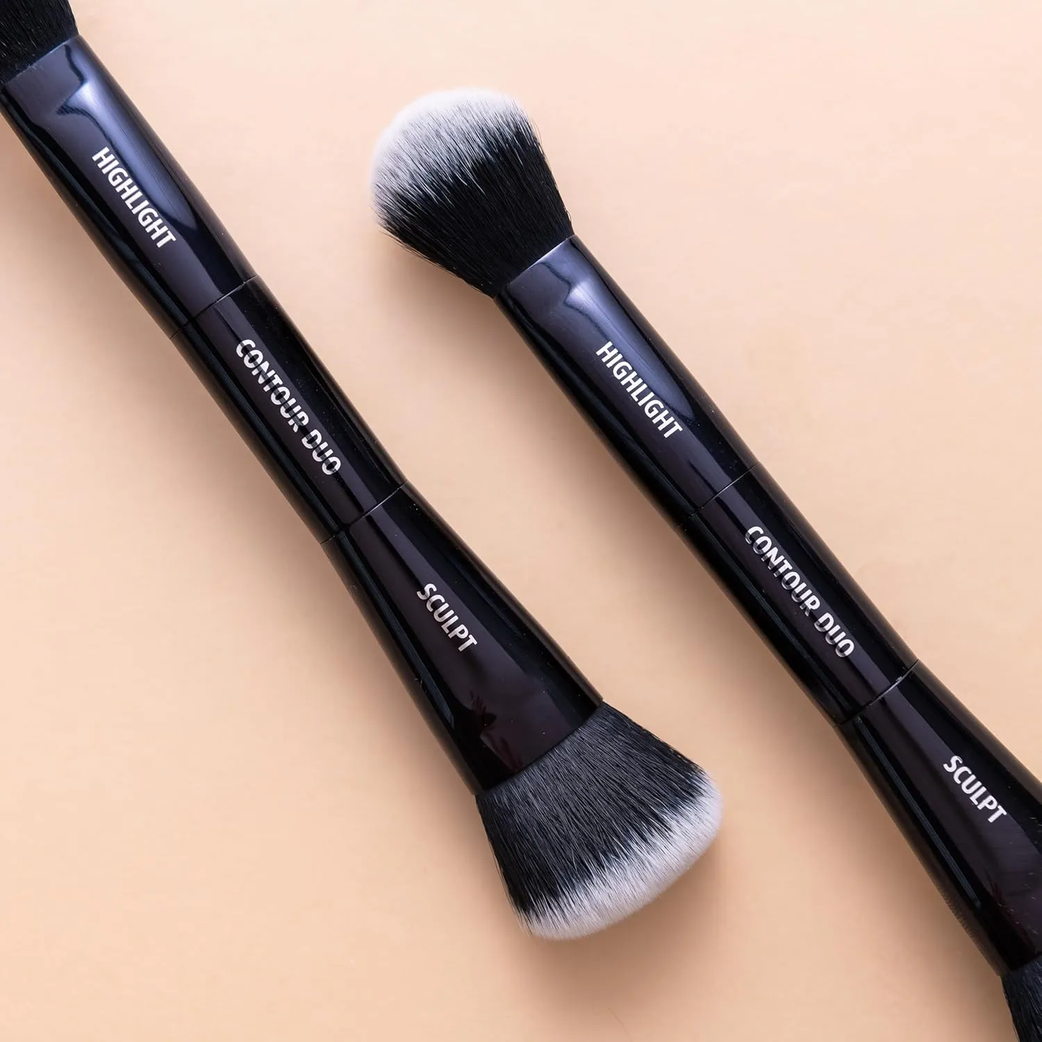 Lune Aster Contour Duo Brush - Multi-tasking, dual-ended vegan Contour Duo Brush. - vegan, paraben free