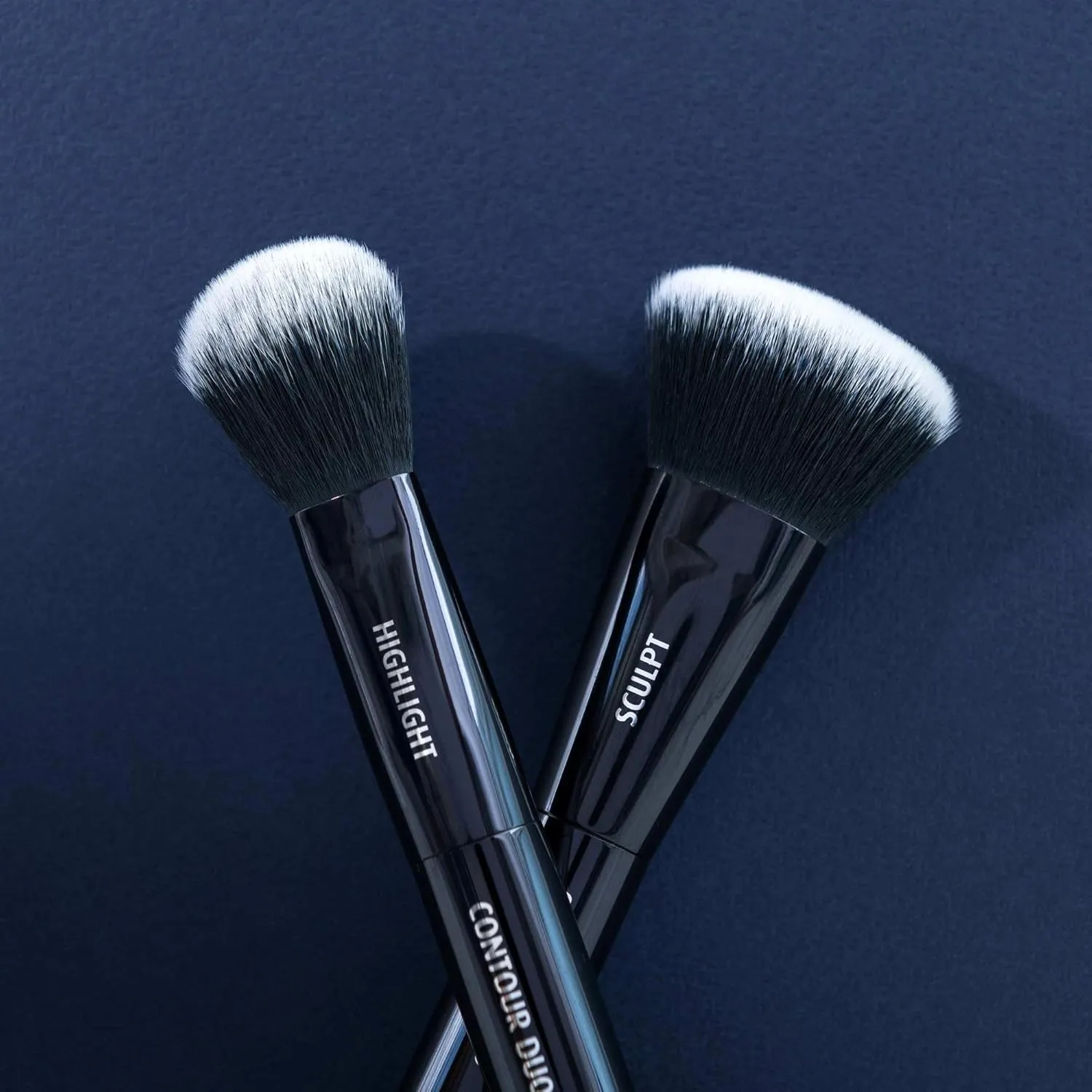 Lune Aster Contour Duo Brush - Multi-tasking, dual-ended vegan Contour Duo Brush. - vegan, paraben free