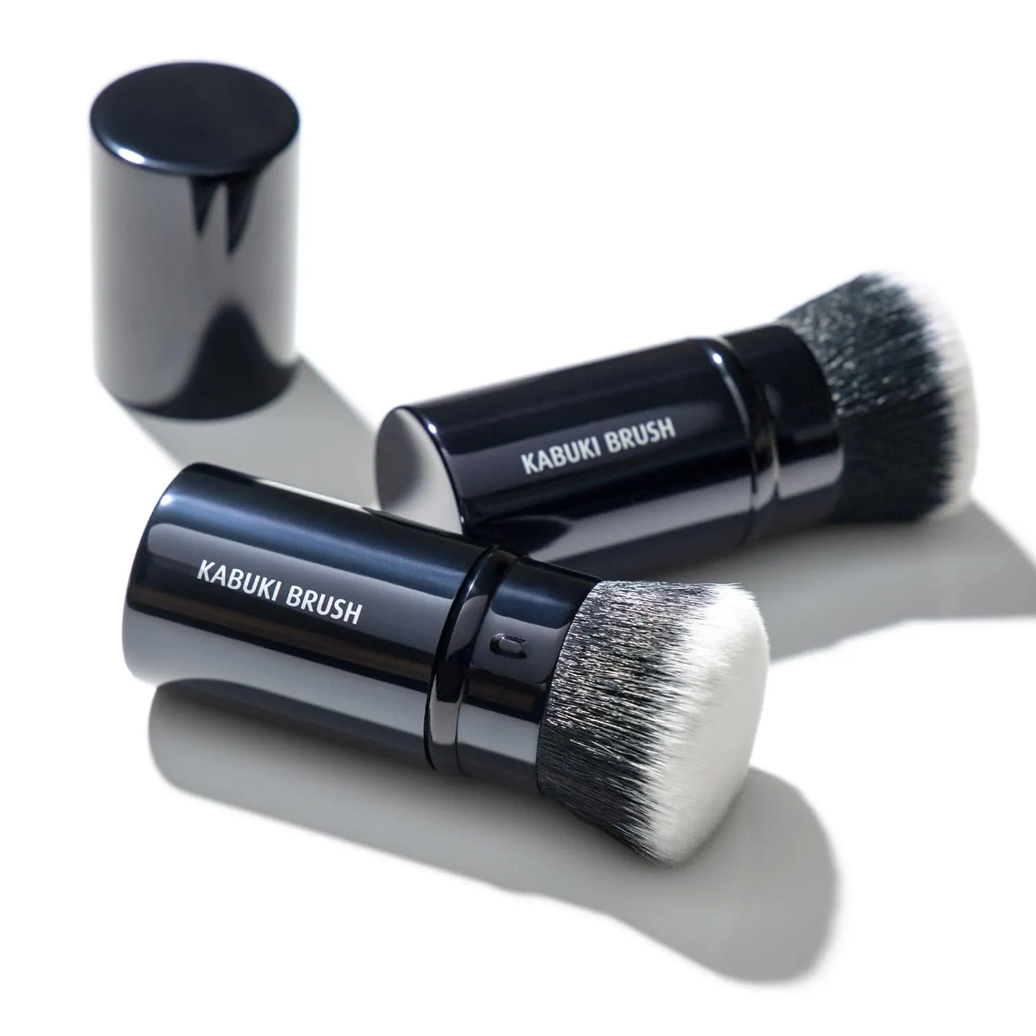 Lune Aster Kabuki Brush - High-performance, vegan Kabuki Brush.