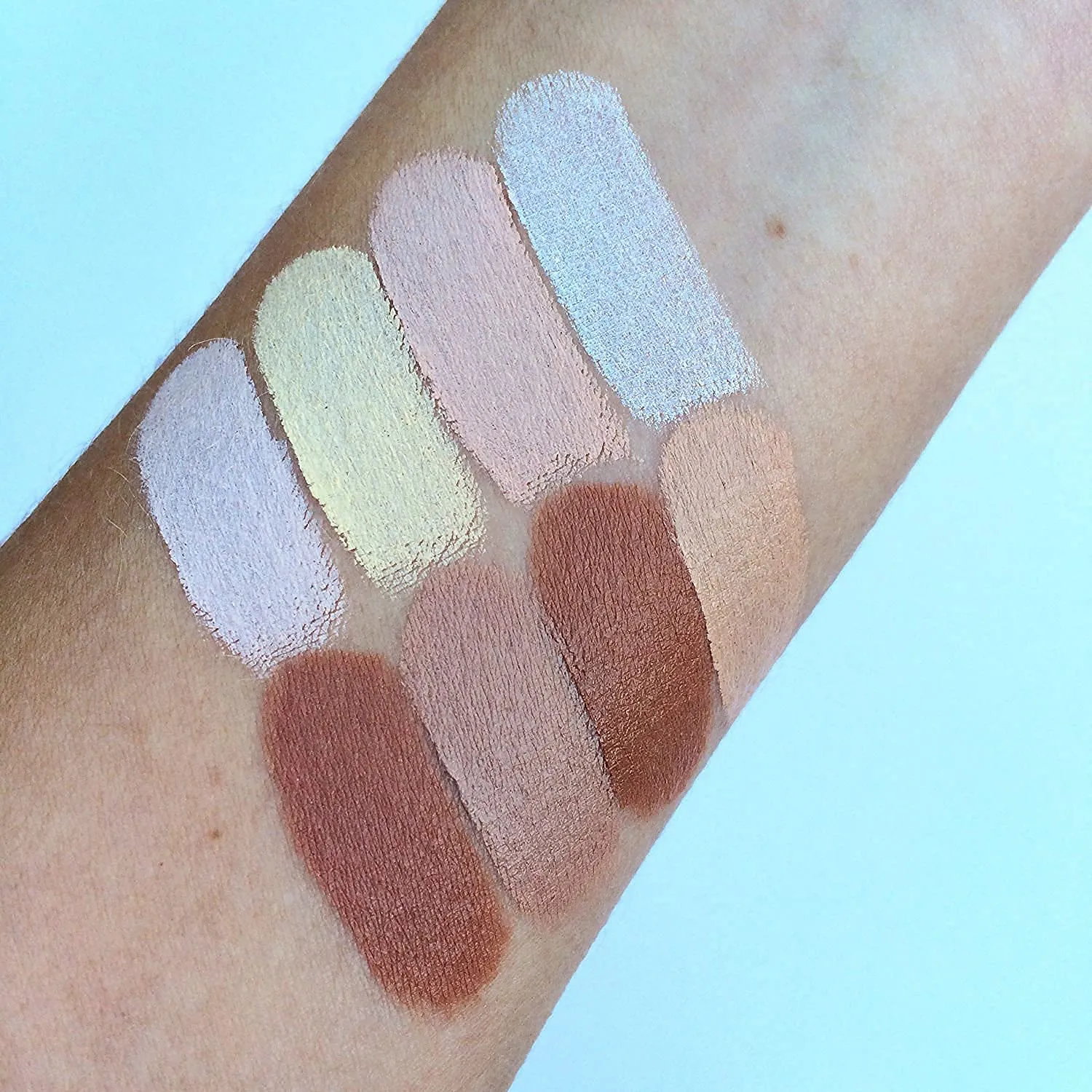 Makeup Revolution, Ultra Cream Contour Palette, Makeup Palette Includes Highlighter & Contour Shades, Vegan, 13g