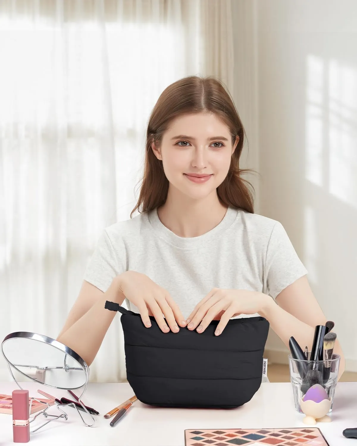 Narwey Puffy Makeup Bag for Purse Travel Women Girl, Puffer Cosmetic Bag Makeup Zipper Pouch, Cute Make Up Organizer Bags, Travel Toiletry Bag Toiletries (Black)