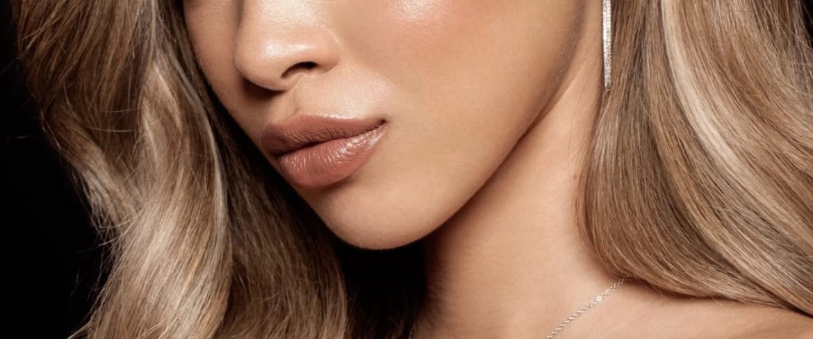nude envie - Lip Liner - Smooth, Precise & Easy Application - Pigmented, Long-Lasting Lip Pencil - Add Definition - Prevents Feathering - Sharpenable - Vegan, Paraben-Free & Cruelty-Free - Timeless