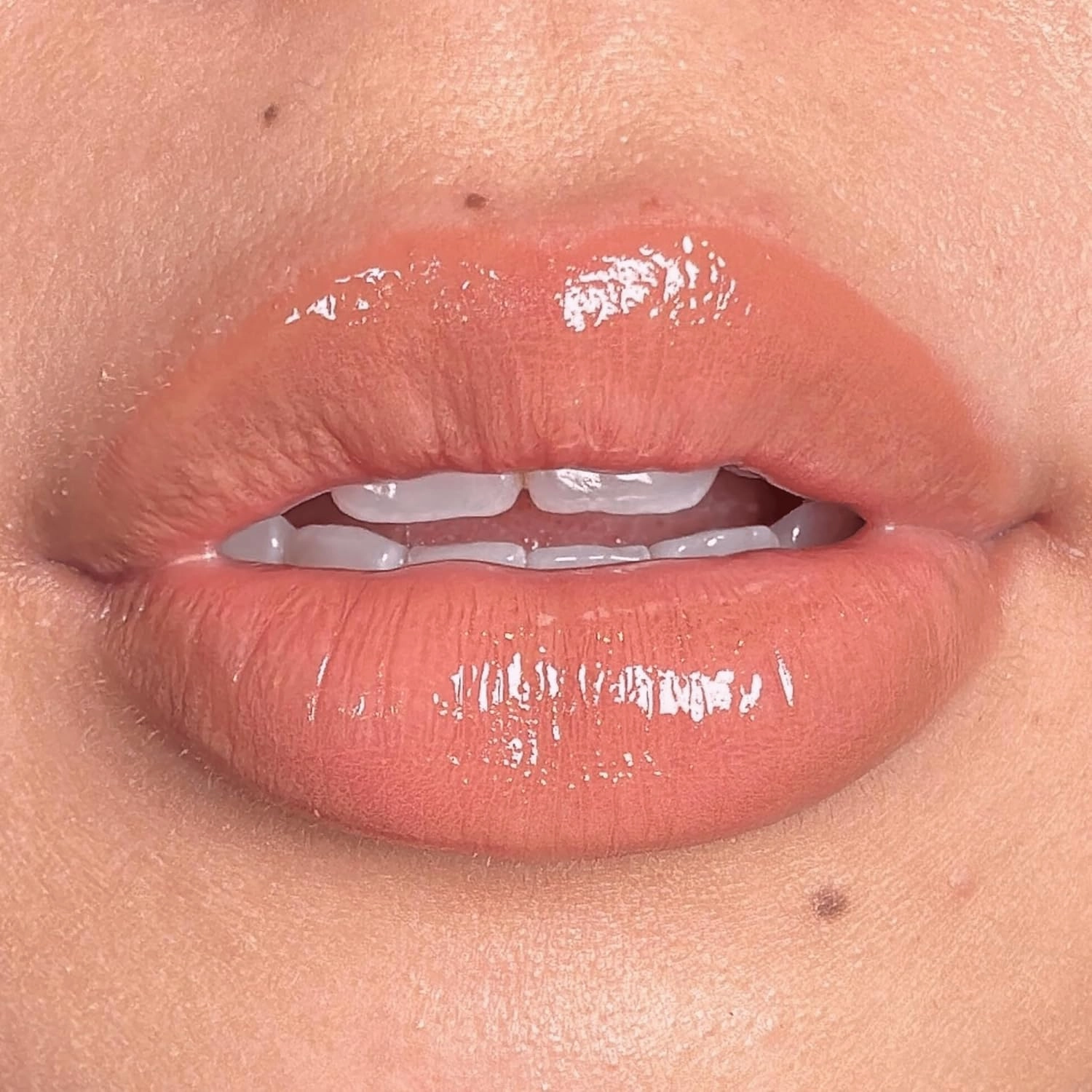 nude envie - Lip Liner - Smooth, Precise & Easy Application - Pigmented, Long-Lasting Lip Pencil - Add Definition - Prevents Feathering - Sharpenable - Vegan, Paraben-Free & Cruelty-Free - Timeless