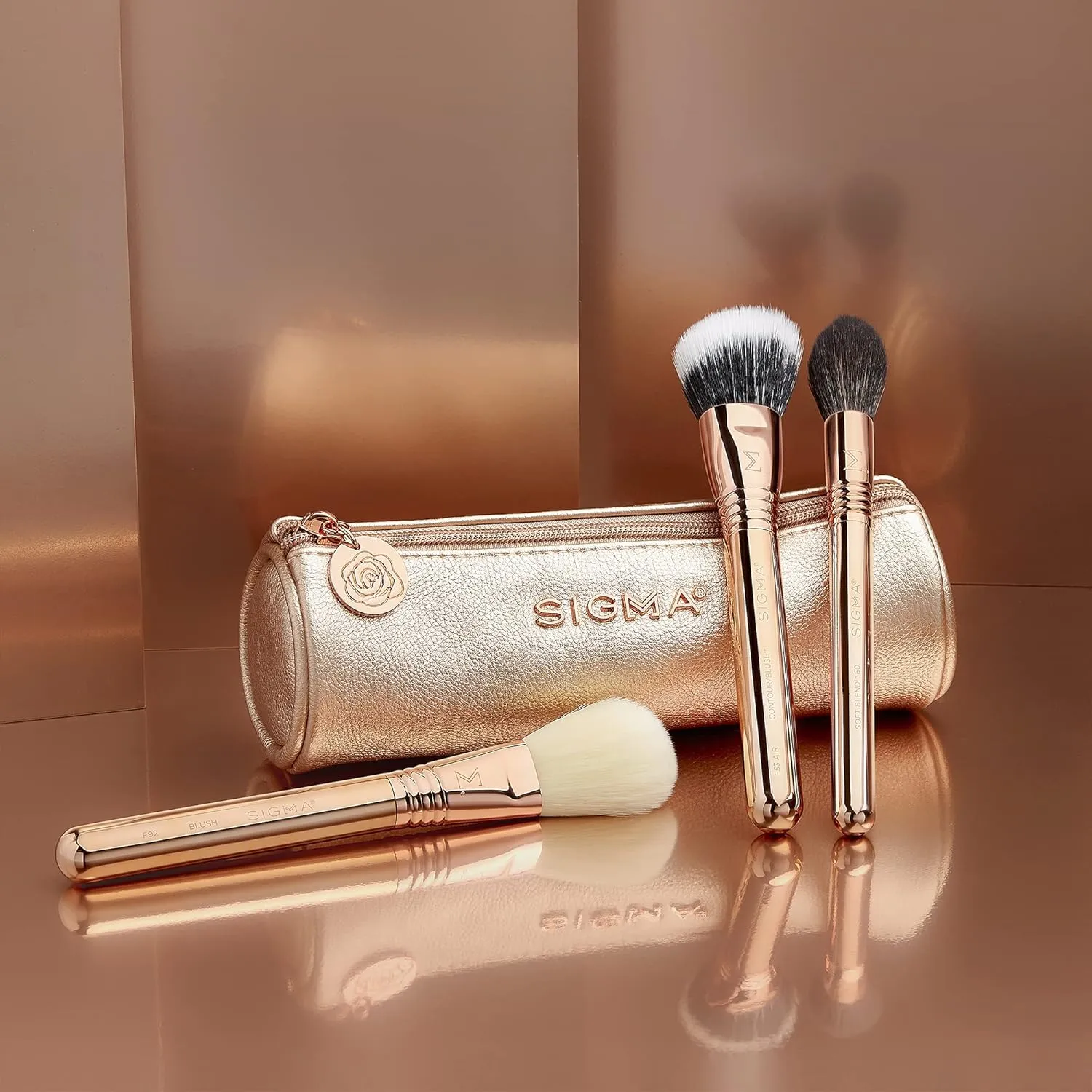 Sigma Beauty Bloom   Glow Makeup Brush Set – Set of 3 Face Makeup Brushes for Blush, Contour, Bronzer, and Highlighter, Includes Stylish Rose Gold Small Makeup Bag (4 Pcs)